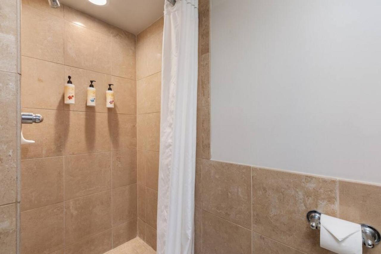 Incredible Location Free Parking In Waikiki Honolulu Exterior foto